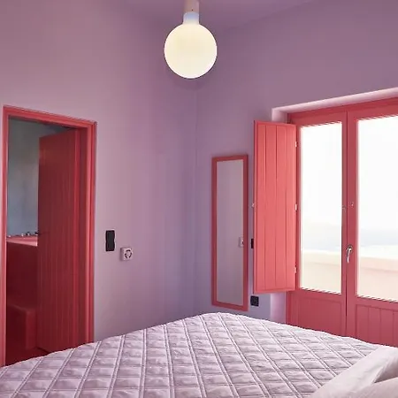 Caldera Edge Hotel