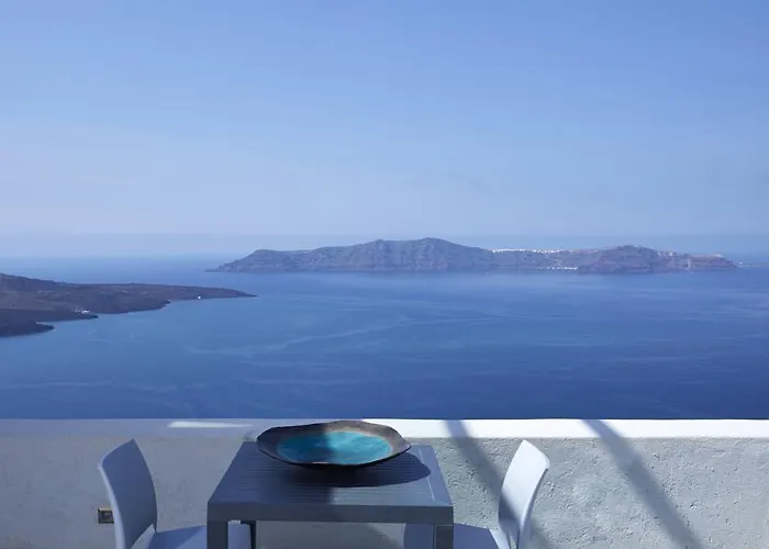 Caldera Edge Fira (Santorini)