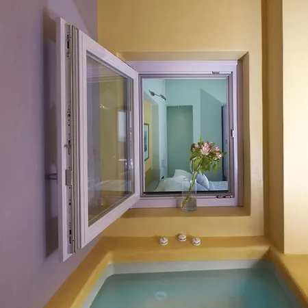 Caldera Edge Hotel 4*