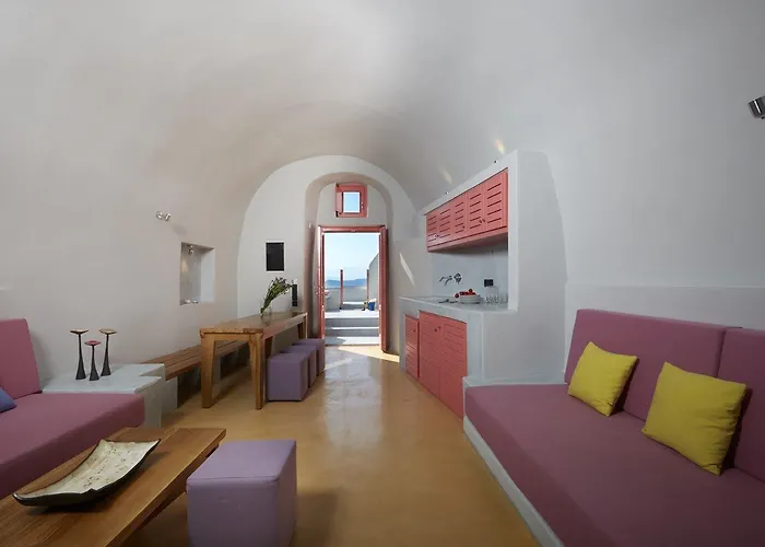 Caldera Edge Fira (Santorini)