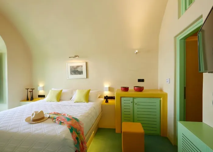 Hotel Caldera Edge 4*