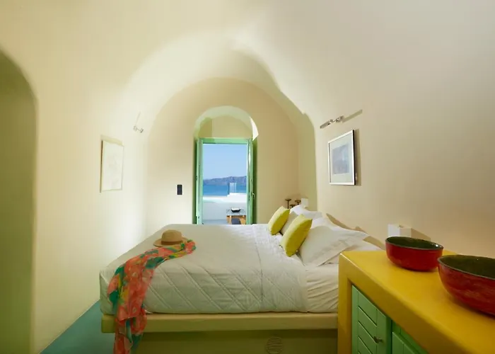 Caldera Edge Hotel 4*