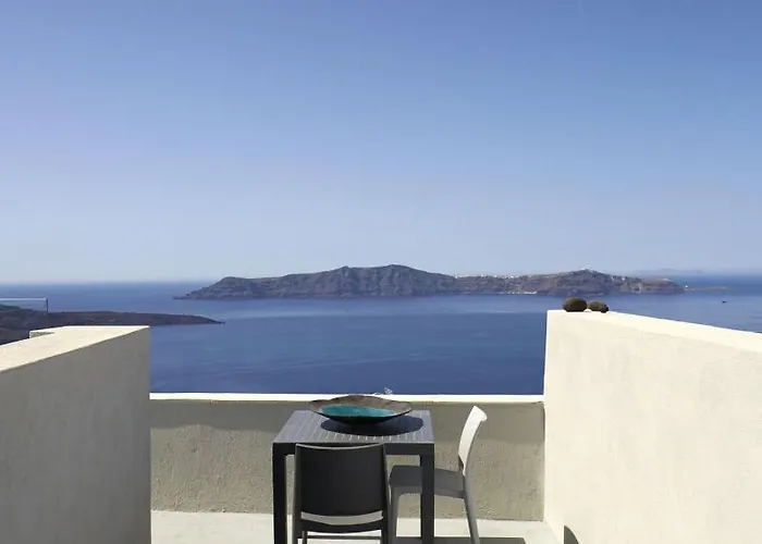 Caldera Edge Fira (Santorini)