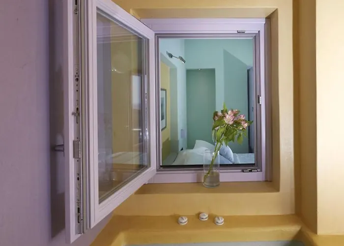 Caldera Edge Hotel 4*