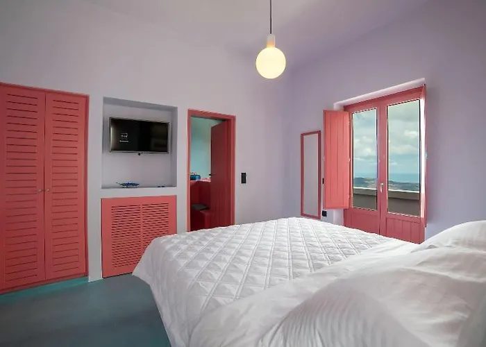 Caldera Edge Hotel 4*