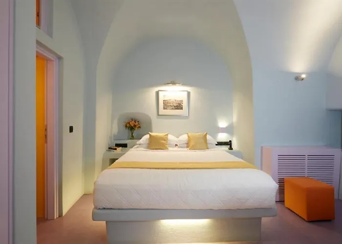 Caldera Edge 4* Fira (Santorini)