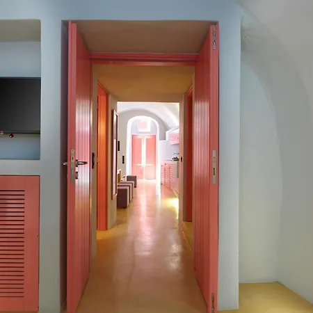 Caldera Edge Fira (Santorini)