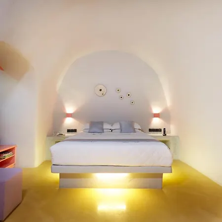 Caldera Edge Hotel 4*