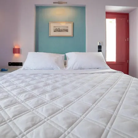 Caldera Edge Fira (Santorini)