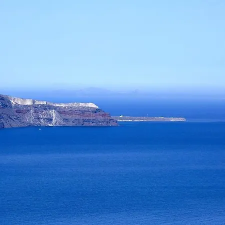 Caldera Edge Fira (Santorini)
