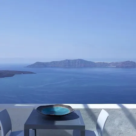 Caldera Edge Fira (Santorini)